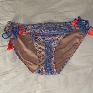 NWOT Xhilaration Blue and Bright Pink Bikini Bottoms w/ Print & Tassels 🌙